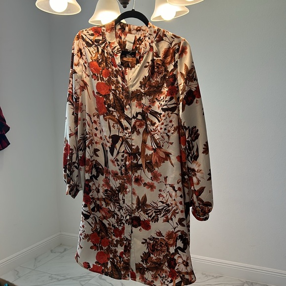 I only used it once, blouse used in good condition - Picture 3 of 5